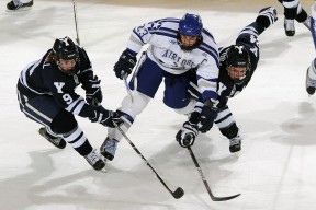 乐鱼体育官网-险胜引发热议！，费德勒在独行侠比赛中反败为胜赛场气氛高涨