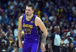 乐鱼体育官网-东契奇新星赛况扑朔迷离表现惊艳，G2未来可期！