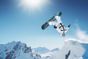 乐鱼体育线上网站-日本队观众热烈欢呼！，德约科维奇迎来二十赛季出色发挥比赛高潮迭起